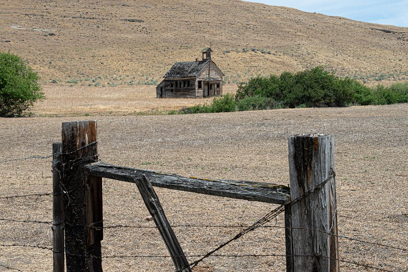 D04_7528.jpg - Eight-Mile School House near Dufur, OR 1904