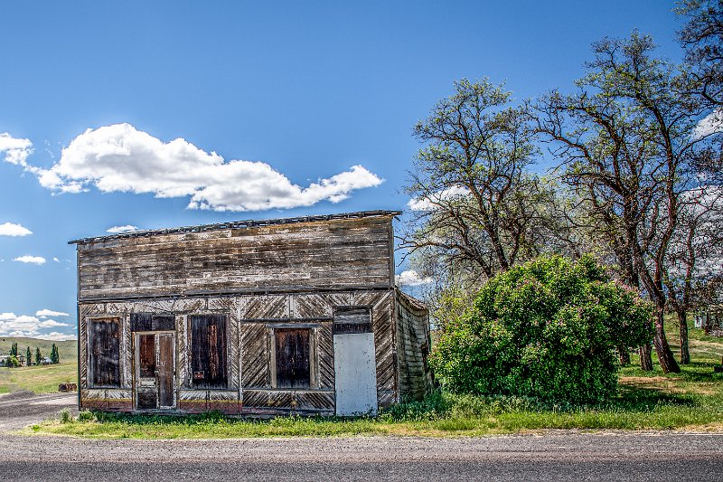 D05_0235-Edit.jpg - Shell Station, Antelope, OR