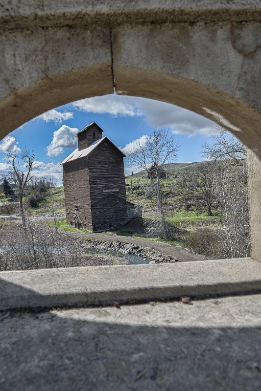 D80_7101.jpg - Boyd Grain Elevator, Boyd, OR