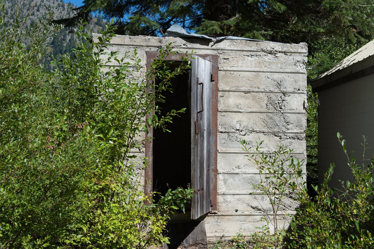 DSC_9716.jpg - Storage Building, Cornucopia, OR