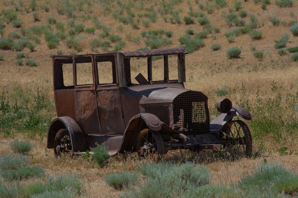 710_7967.jpg - Near Wasco, OR