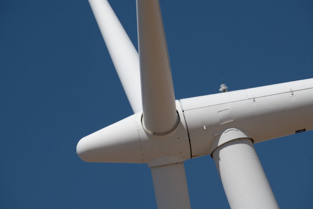 D85_1812.jpg - Biglow Canyon Wind Farm near Wasco, OR