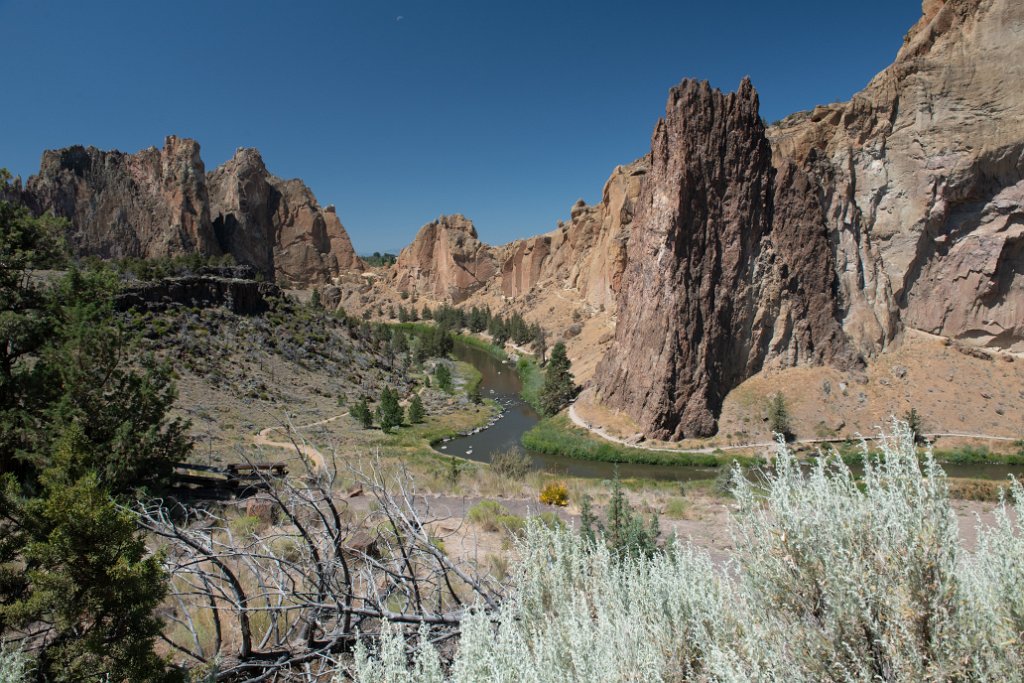 D85_2216.jpg - Smith Rock State Park