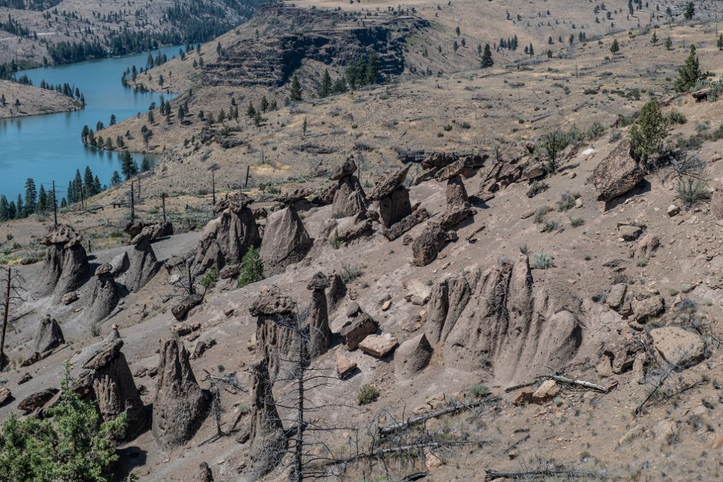 D85_2297.jpg - Metolius Balancing Rocks, Culver, OR