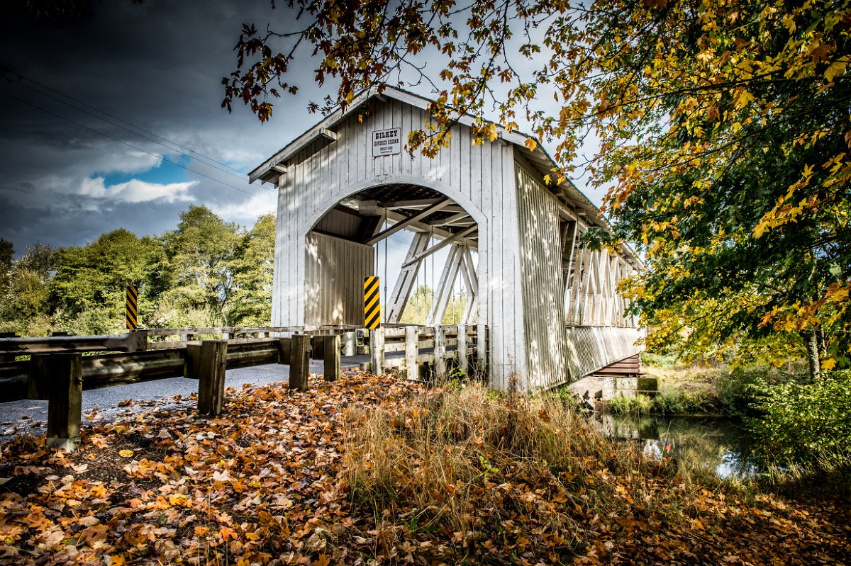 D04_2947.jpg - Gilkey Covered Bridge near Scio, OR