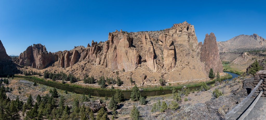 D05_1669-Pano-Edit.jpg - Smith Rock State Park