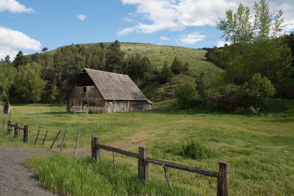 D04_8155.jpg - Hwy 82 Eastbound, Minam Oregon