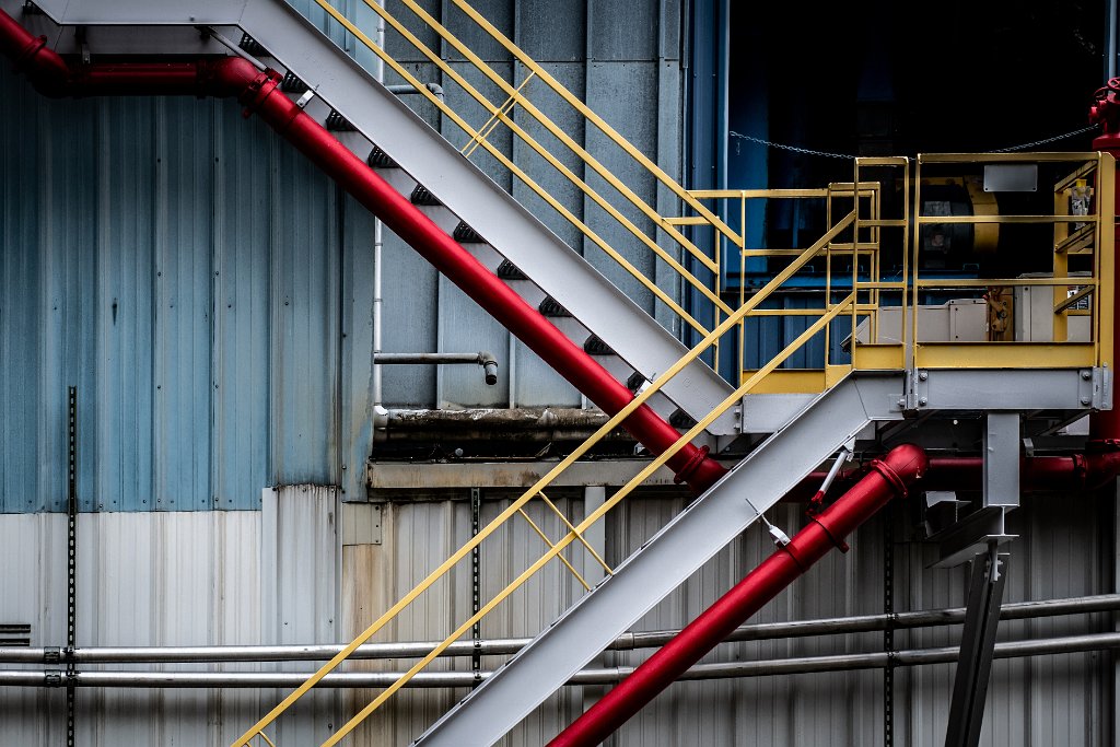 D85_1720.jpg - Angles and Lines