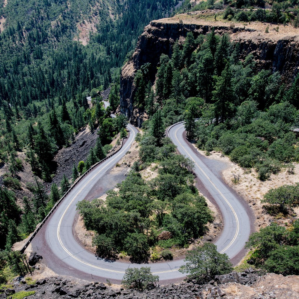 D85_1785-1_0001_D85_1785.NEF.jpg - Horseshoe Bend at Rowena Crest
