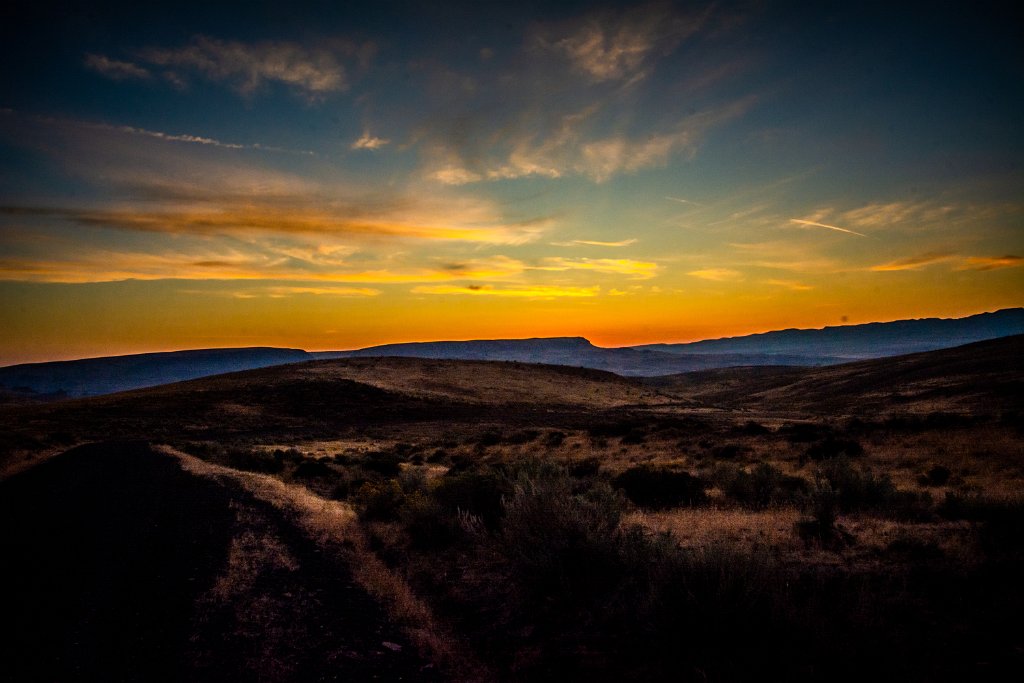 710_8407.jpg - Leslie Gulch Sunrise