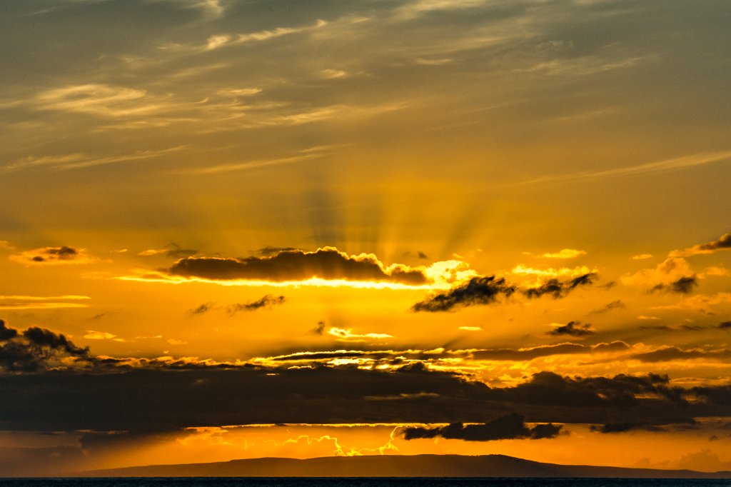 D04_0381.jpg - Hawiian Sunset #1