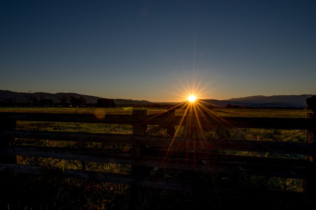 D80_7562.jpg - Sunrise Near Halfway, OR