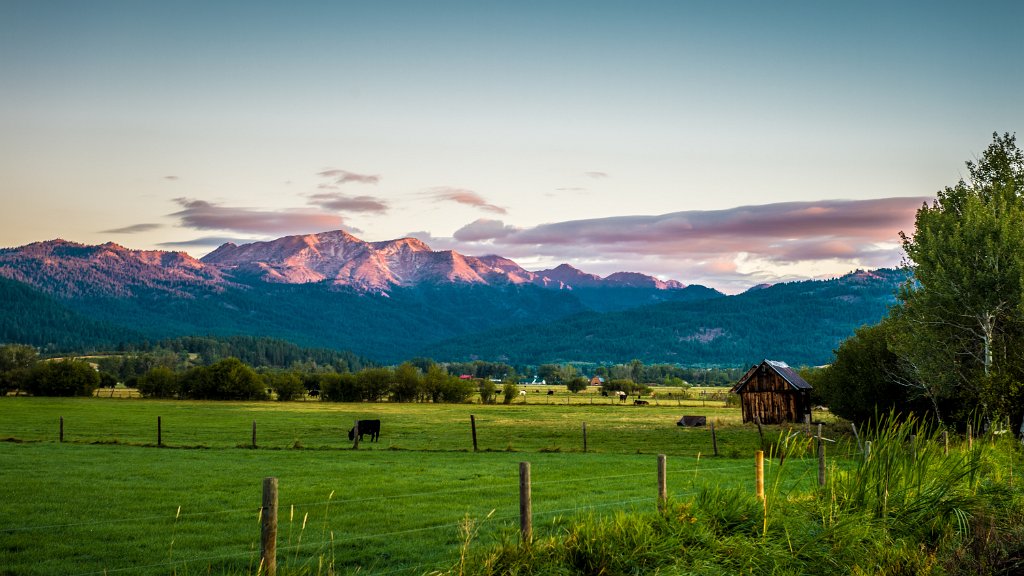 DSC_9418.jpg - Sunrise on the Willowas, Halfway, OR